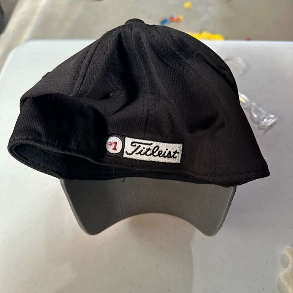 Titleist Unisex Adults Black Golf Hat Size M-L - Picture 2 of 3